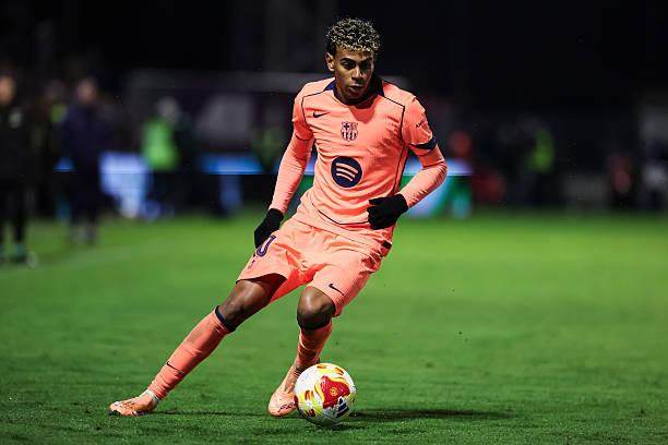 浙江vs海牛：双方均4外援首发，王钰栋出战，汪士钦替补