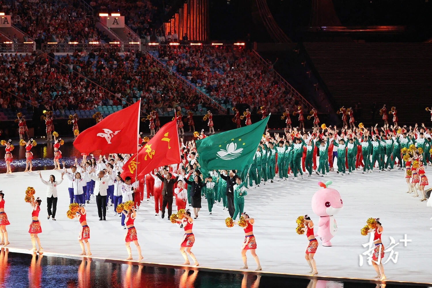 F1中国站排位赛 皮亚斯特里收获生涯首个杆位